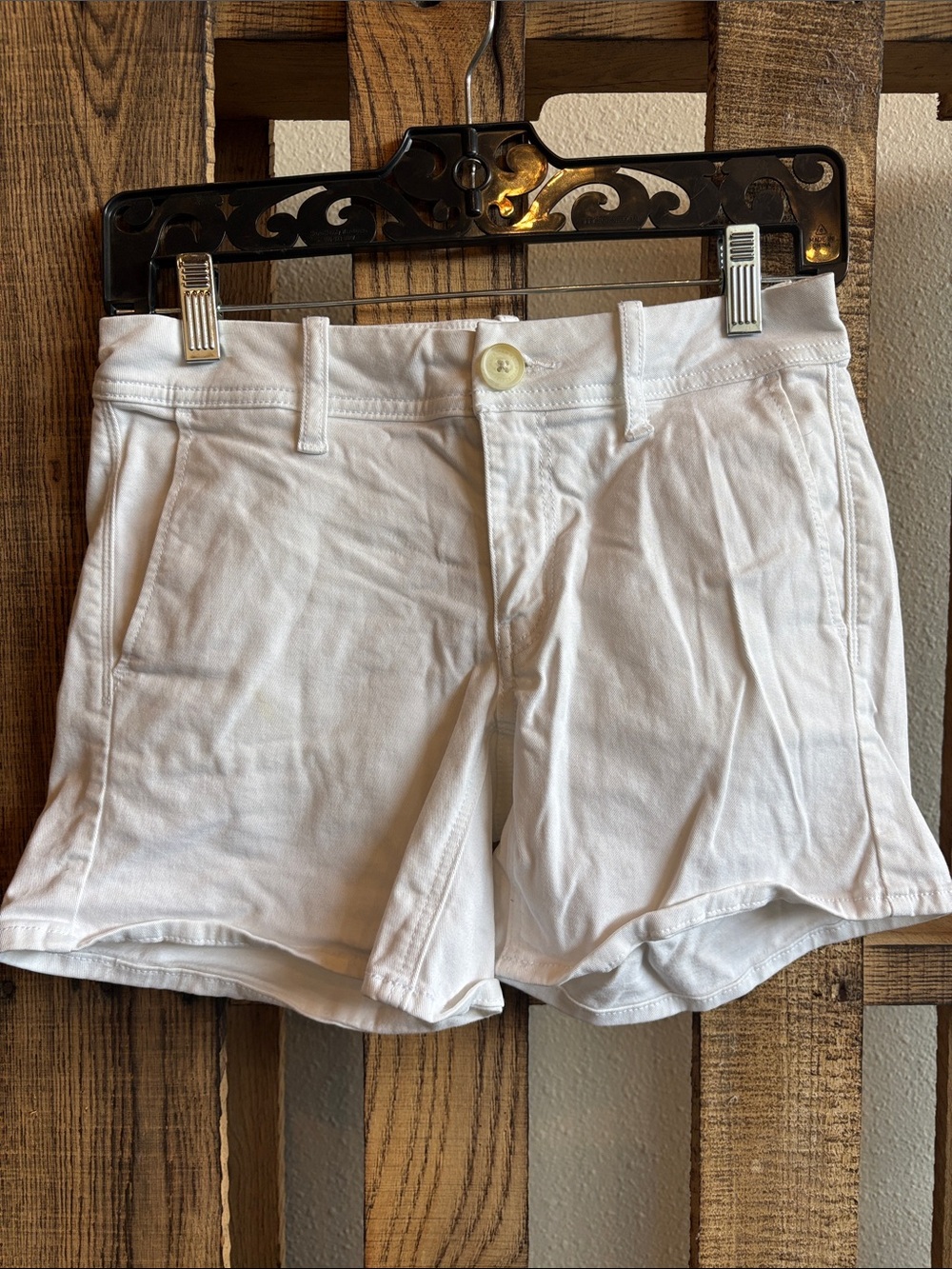 American Eagle Outfitters White High-Waist Women's Shorts